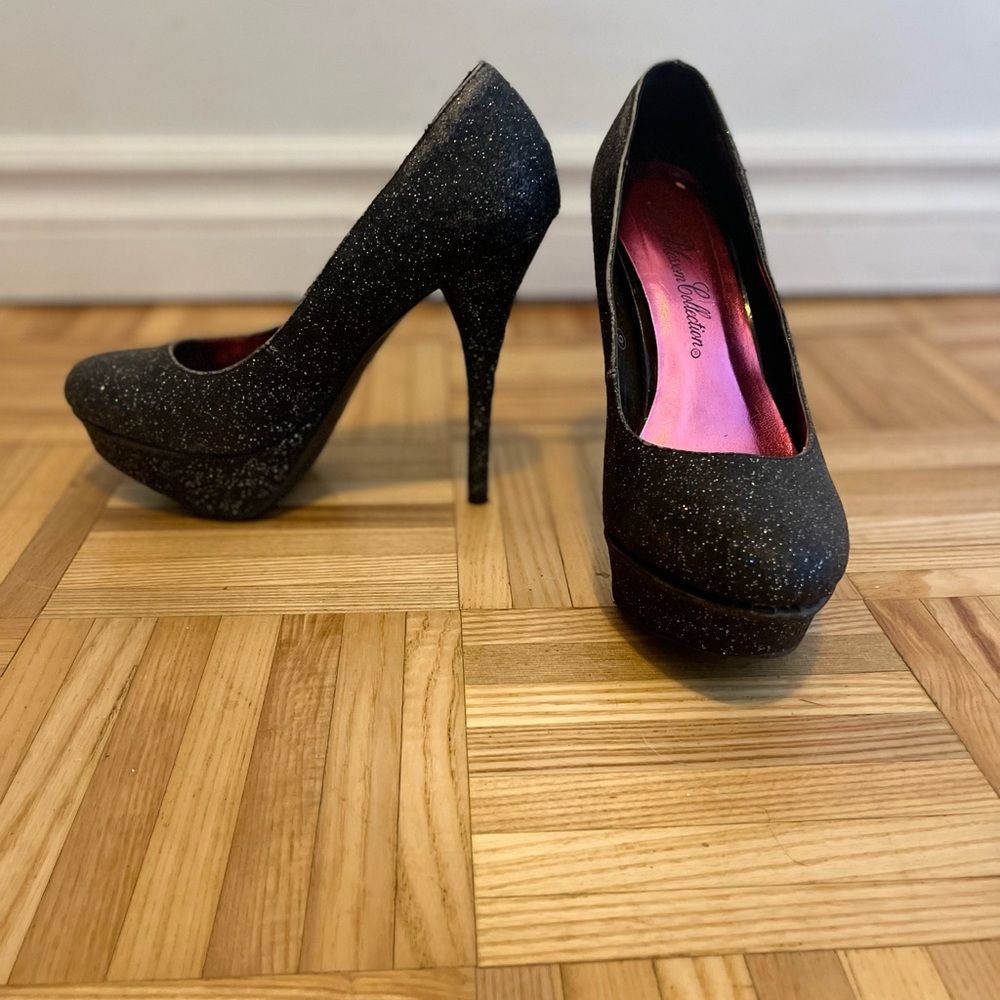 Sparkly platform